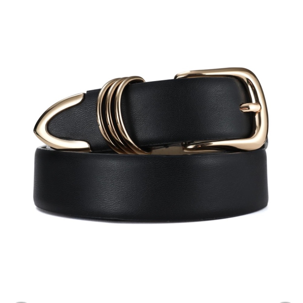 Black Belt with Gold Hardware Faux Leather Women’s Size M.
